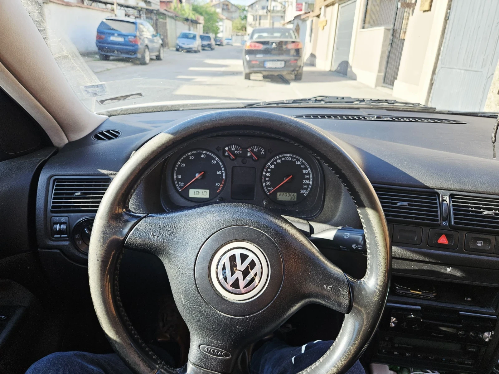 VW Golf 1.6, 105 к.с, снимка 9 - Автомобили и джипове - 54413818