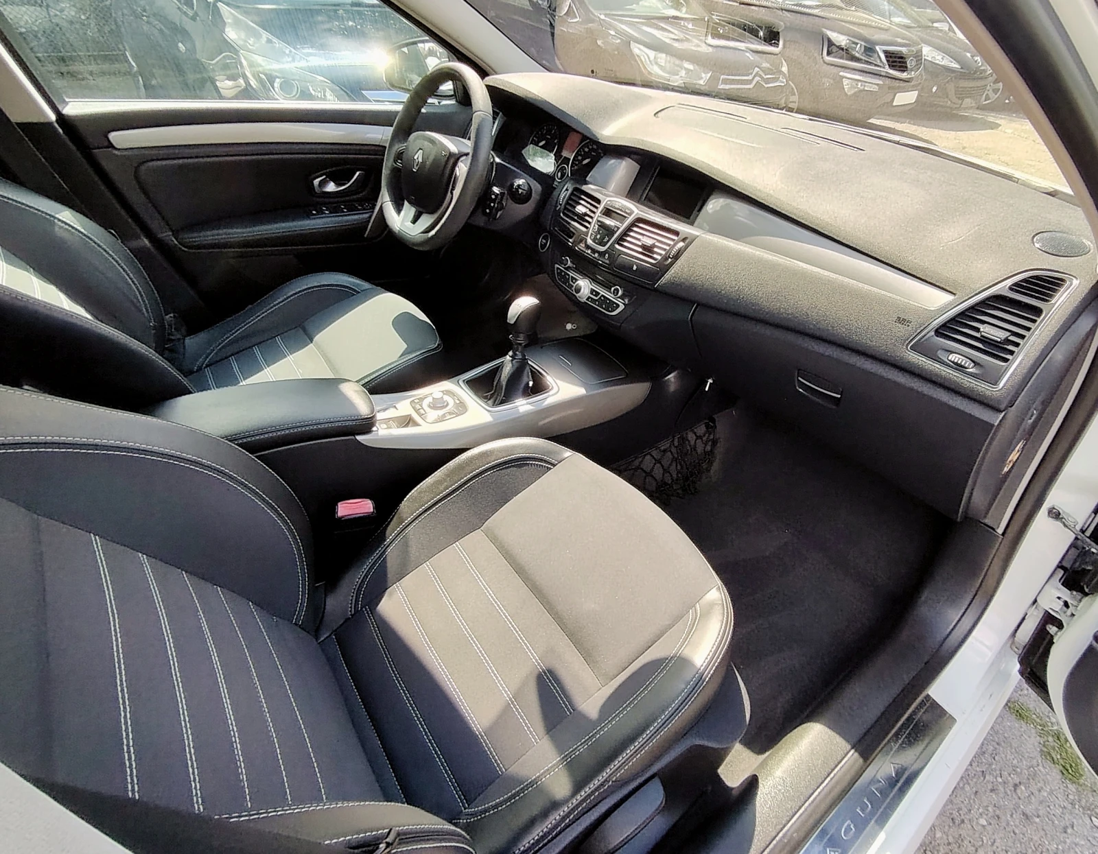 Renault Laguna 2.0DCI/4-KONTROL, снимка 11 - Автомобили и джипове - 54918591
