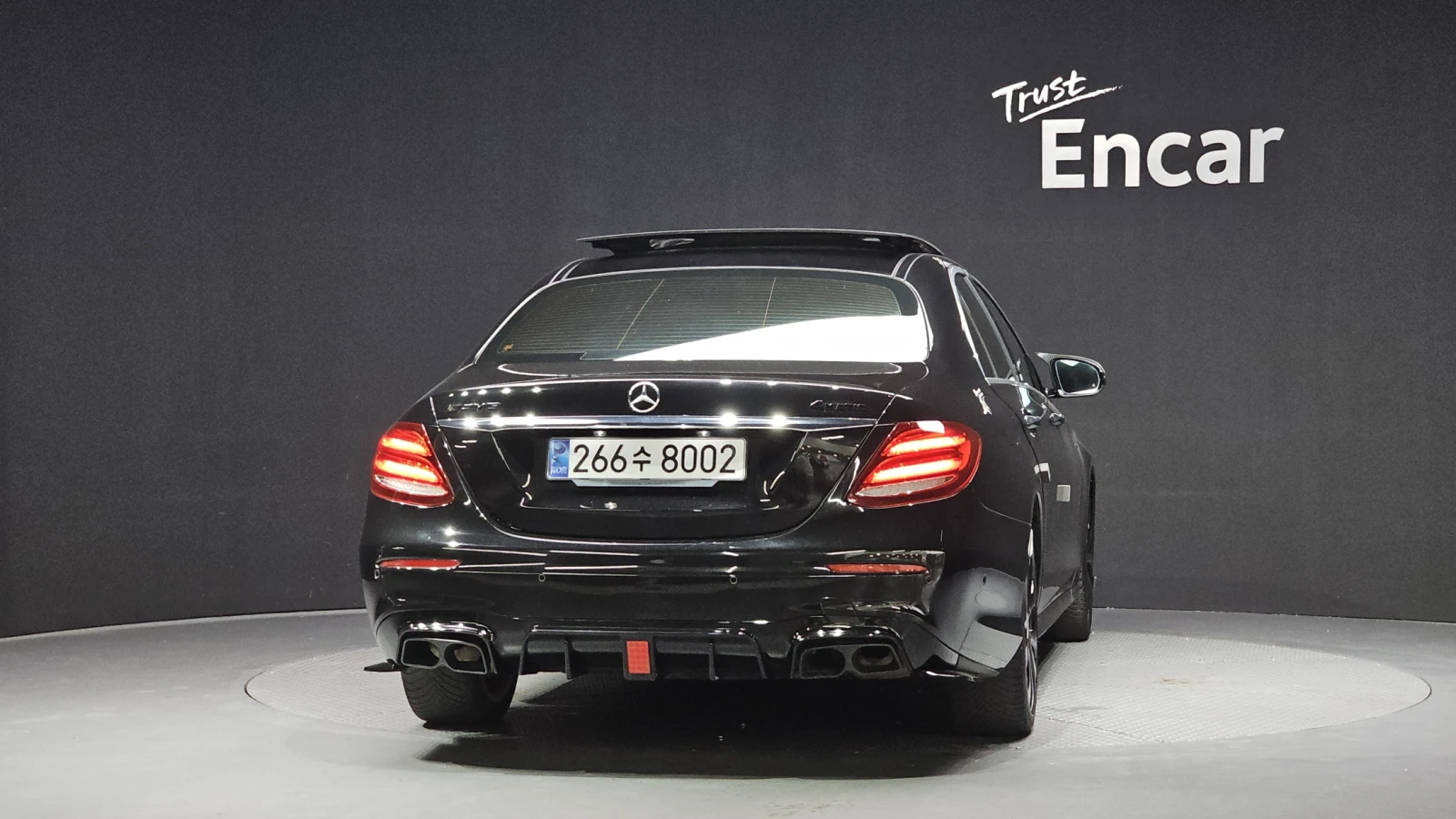 Mercedes-Benz E 350 63 AMG LINE* BURMASTER* HUD* DIGITAL* 360* КРАЙНА , снимка 3 - Автомобили и джипове - 55091105