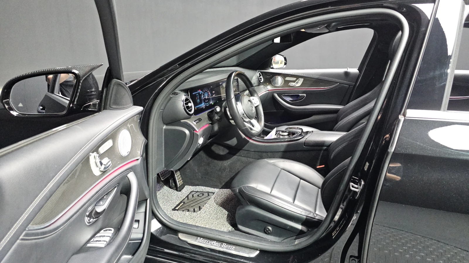 Mercedes-Benz E 350 63 AMG LINE* BURMASTER* HUD* DIGITAL* 360* КРАЙНА , снимка 8 - Автомобили и джипове - 55091105