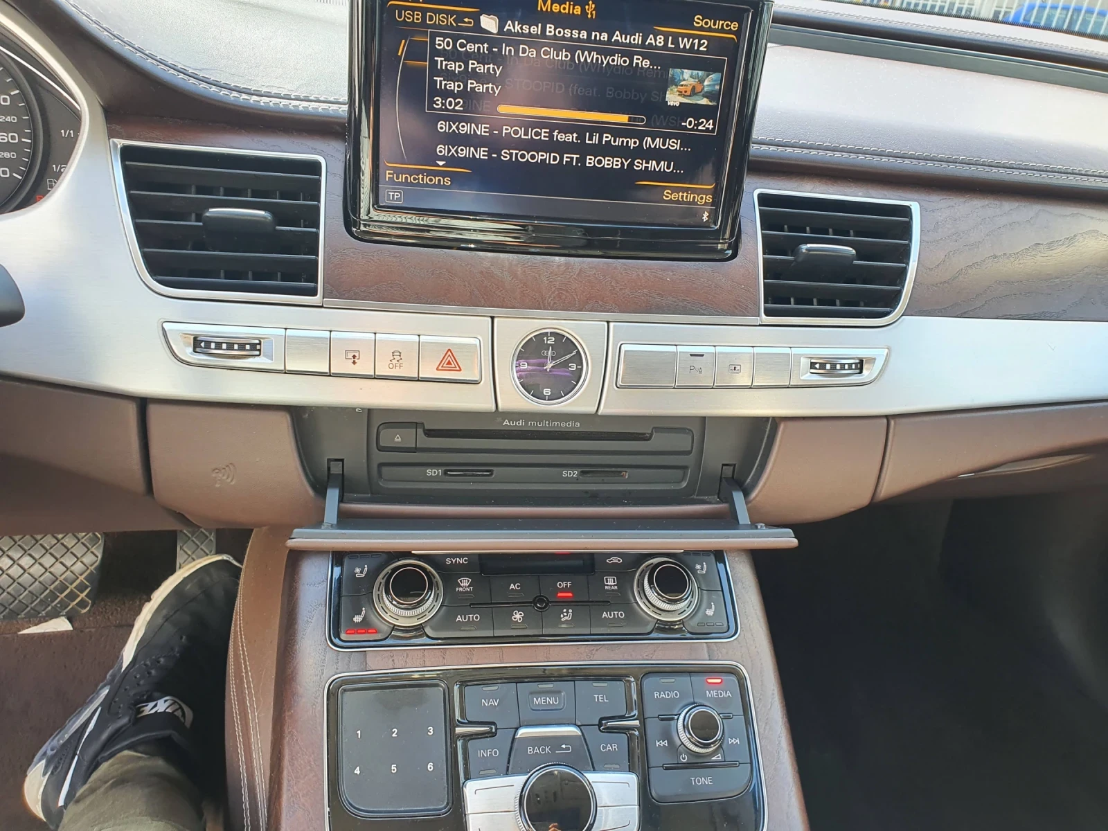 Audi A8, снимка 12 - Автомобили и джипове - 55143923
