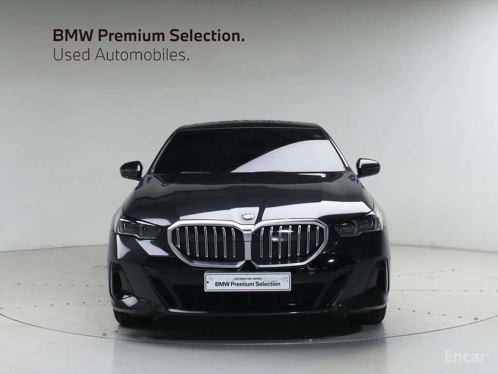 BMW 530 M* SPORT* ОБДУХВАНЕ* ДИСТРОНИК* ХЕДЪП* 360КАМЕРА* , снимка 3 - Автомобили и джипове - 55960356