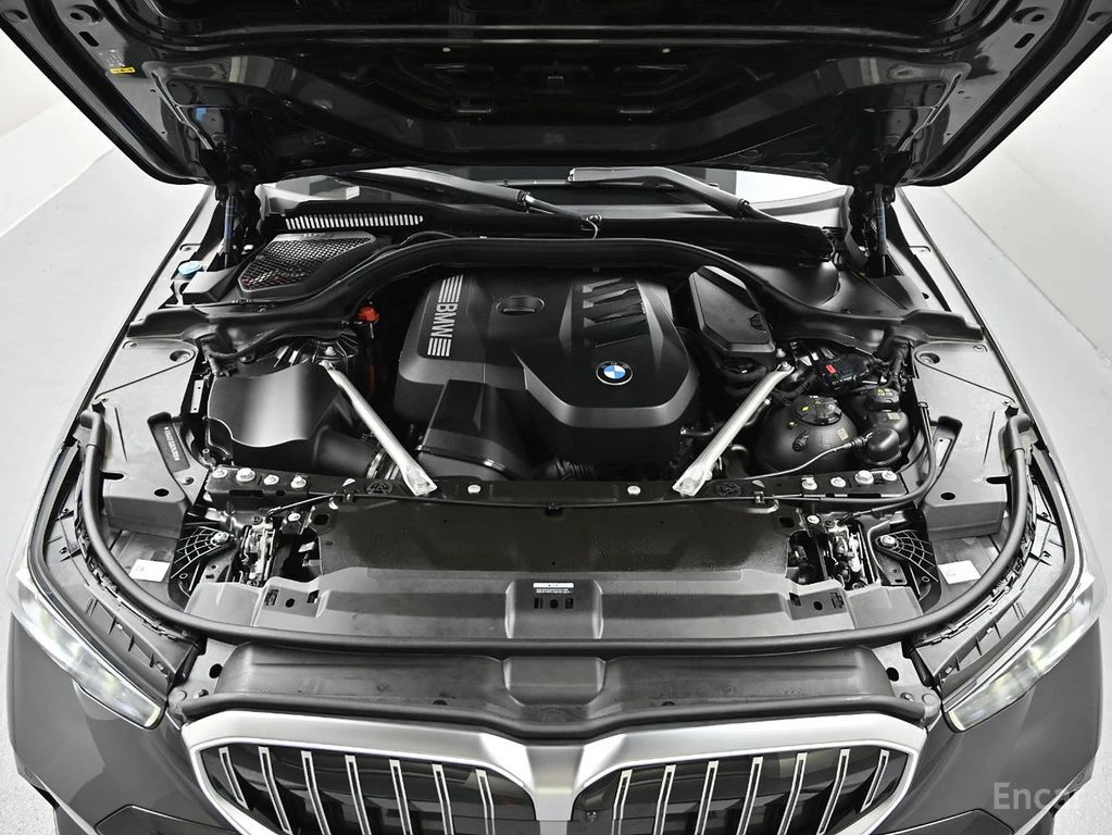 BMW 530 M* SPORT* ОБДУХВАНЕ* ДИСТРОНИК* ХЕДЪП* 360КАМЕРА* , снимка 17 - Автомобили и джипове - 55960356