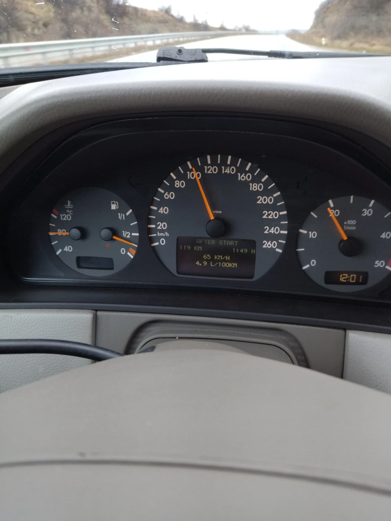 Mercedes-Benz E 270 AVANTGARDE , снимка 17 - Автомобили и джипове - 56241342