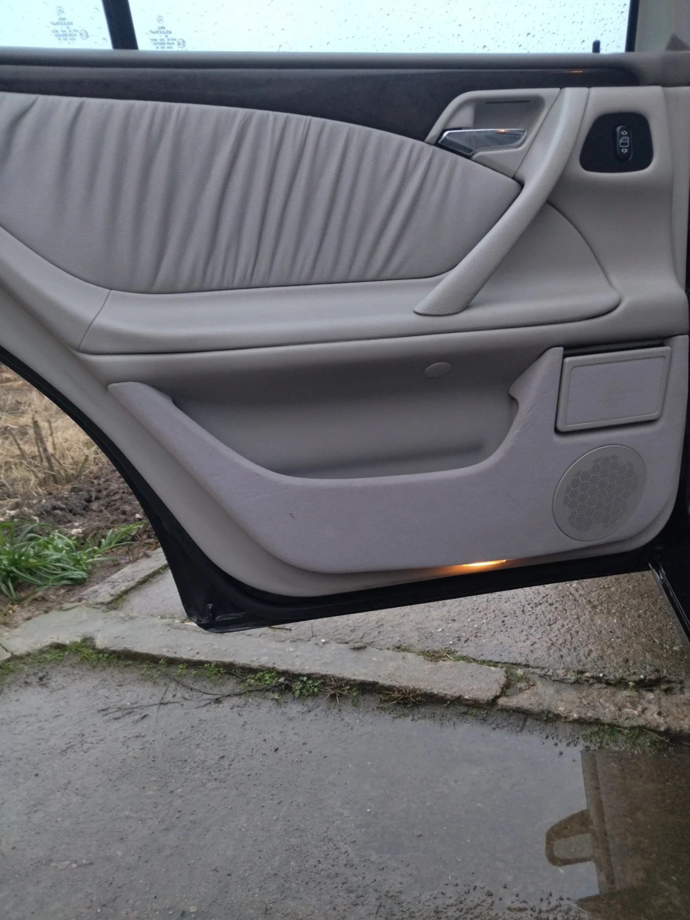 Mercedes-Benz E 270 AVANTGARDE , снимка 12 - Автомобили и джипове - 56241342