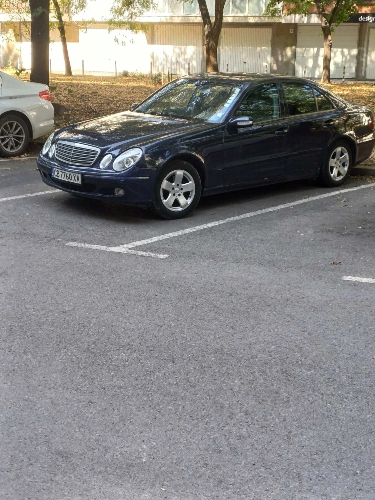 Mercedes-Benz E 220, снимка 2 - Автомобили и джипове - 56474218
