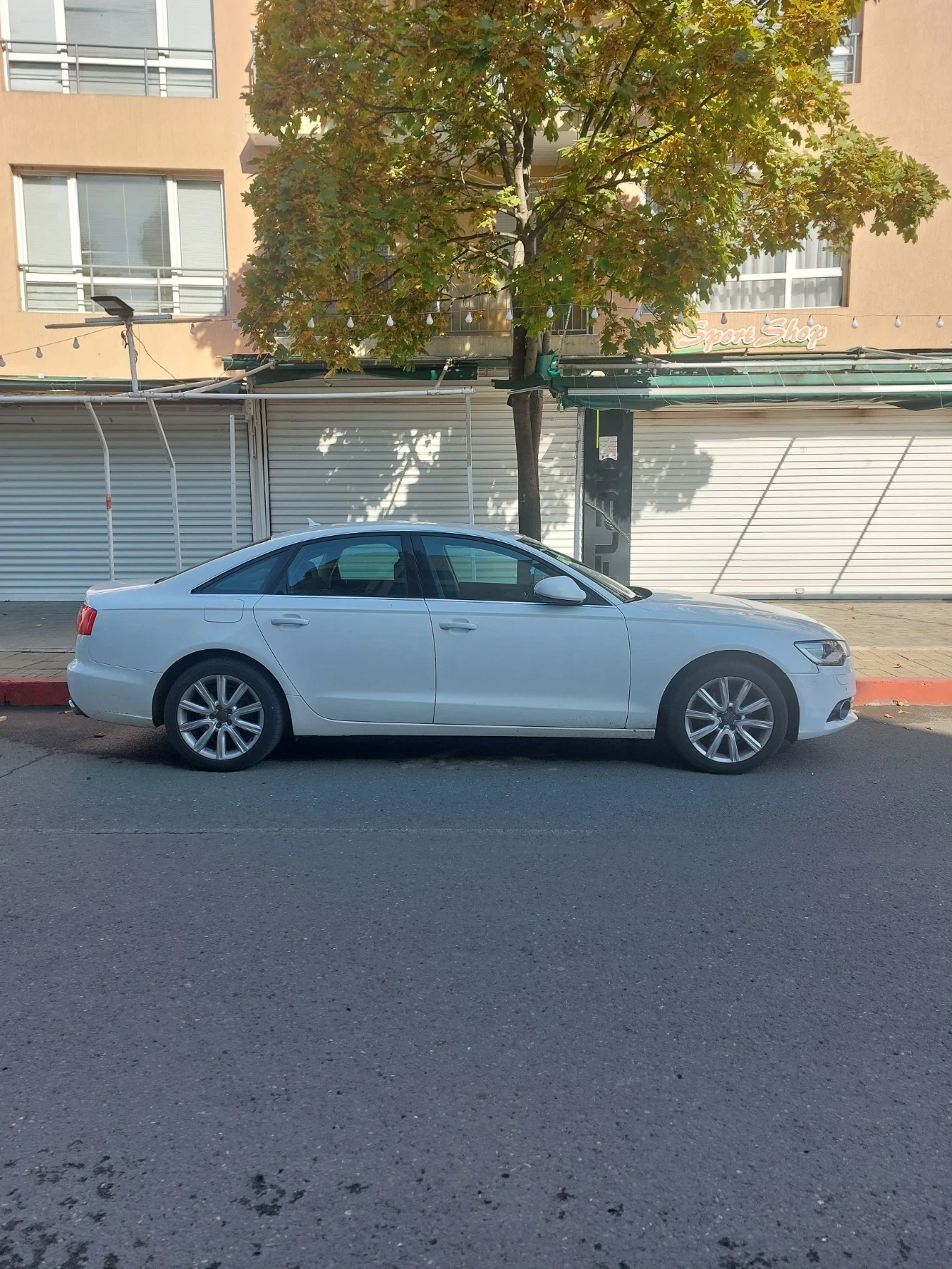 Audi A6 V6 3.0TDI quattro Distronic , снимка 4 - Автомобили и джипове - 56577695