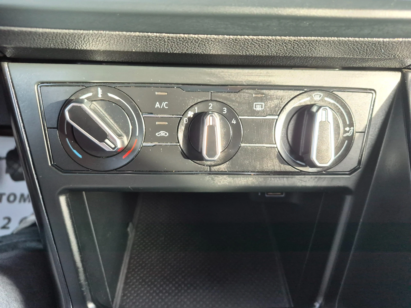 VW Polo 1.6TDI, снимка 16 - Автомобили и джипове - 56582703