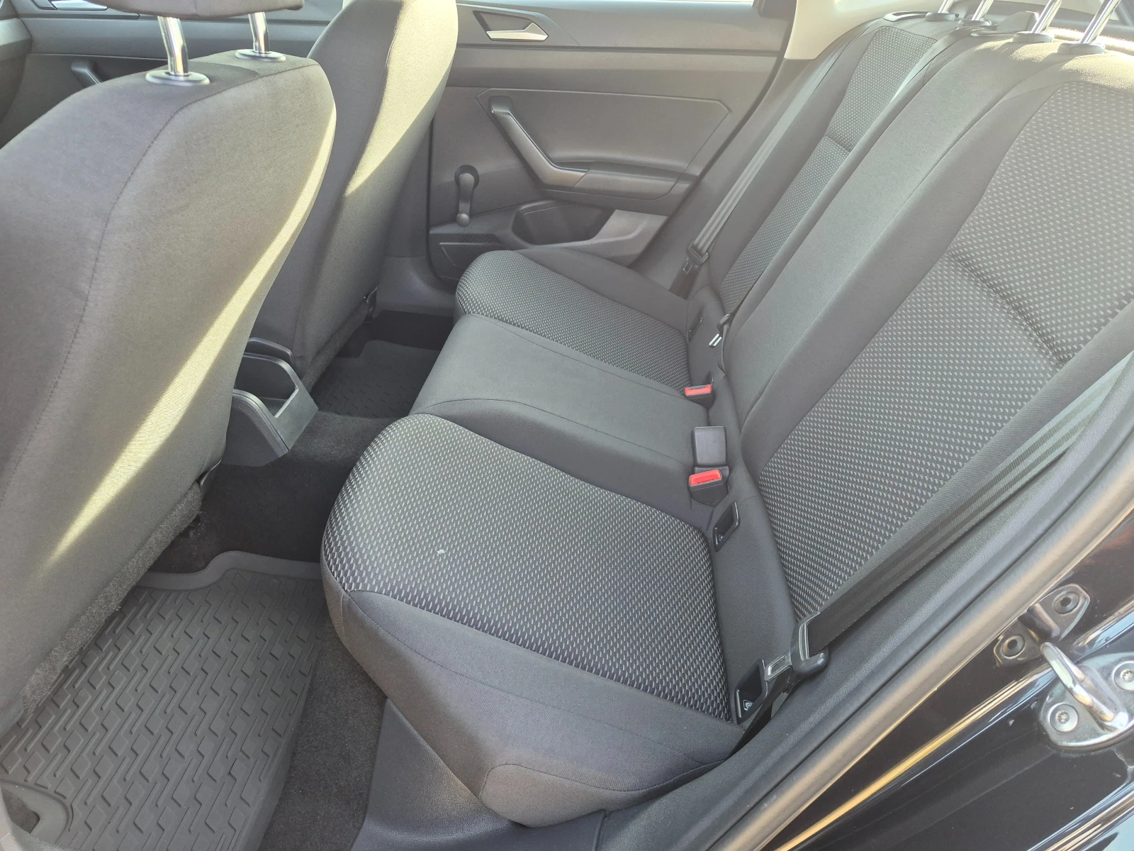 VW Polo 1.6TDI, снимка 13 - Автомобили и джипове - 56582703