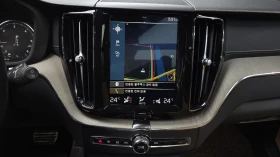 Volvo XC60 D5 INSCRIPTION / HUD / B&W/ PANO / ПОДГРЕВИ, снимка 16