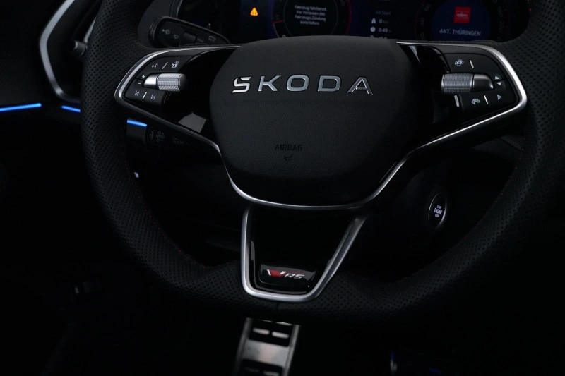 Skoda Kodiaq RS* 2.0TSI* DSG* 4x4* DISTR* CAMERA* KEYLESS* CANT, снимка 12 - Автомобили и джипове - 51766008