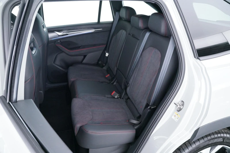 Skoda Kodiaq RS* 2.0TSI* DSG* 4x4* DISTR* CAMERA* KEYLESS* CANT, снимка 17 - Автомобили и джипове - 51766008