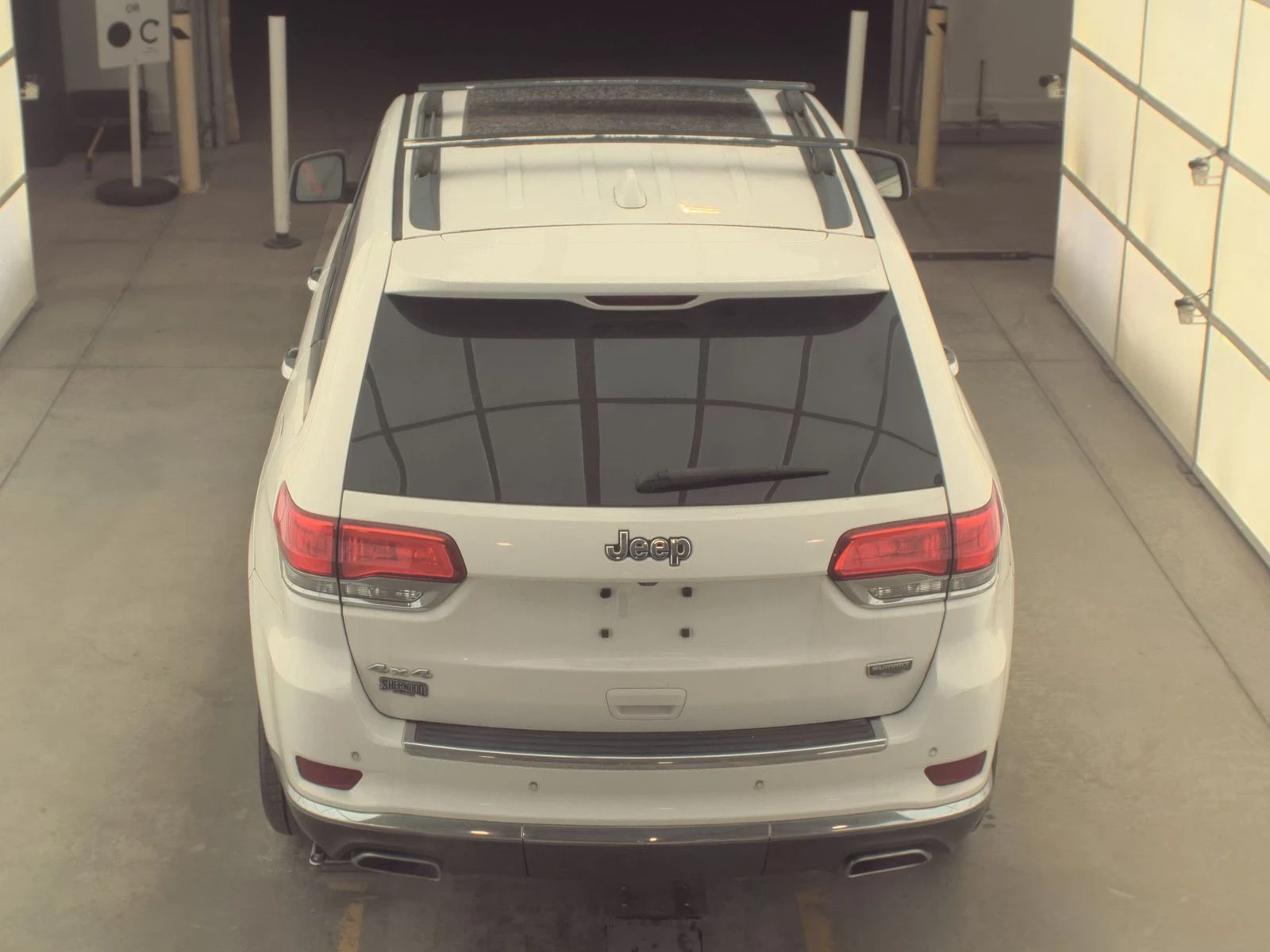 Jeep Grand cherokee SUMMIT / HEMI / ОБДУХ / HARMAN / DISTRONIC     - изображение 5