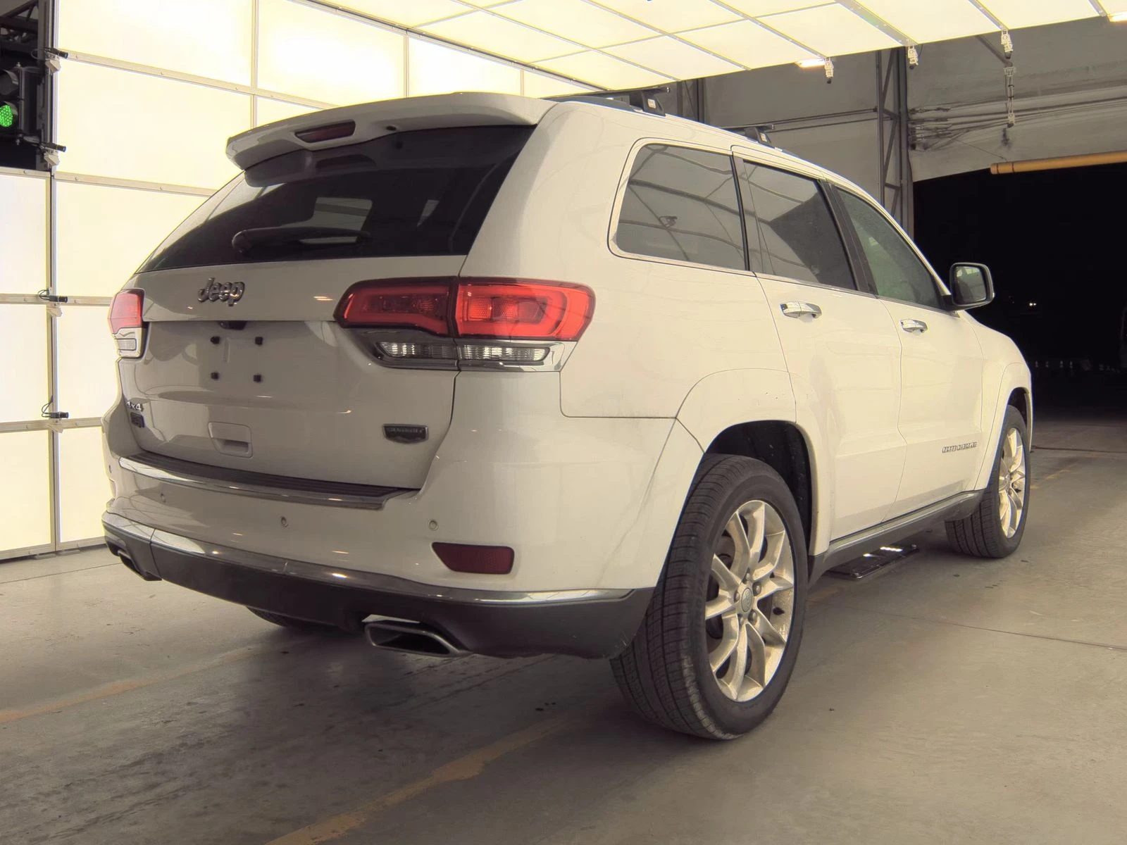 Jeep Grand cherokee SUMMIT / HEMI / ОБДУХ / HARMAN / DISTRONIC     - изображение 6