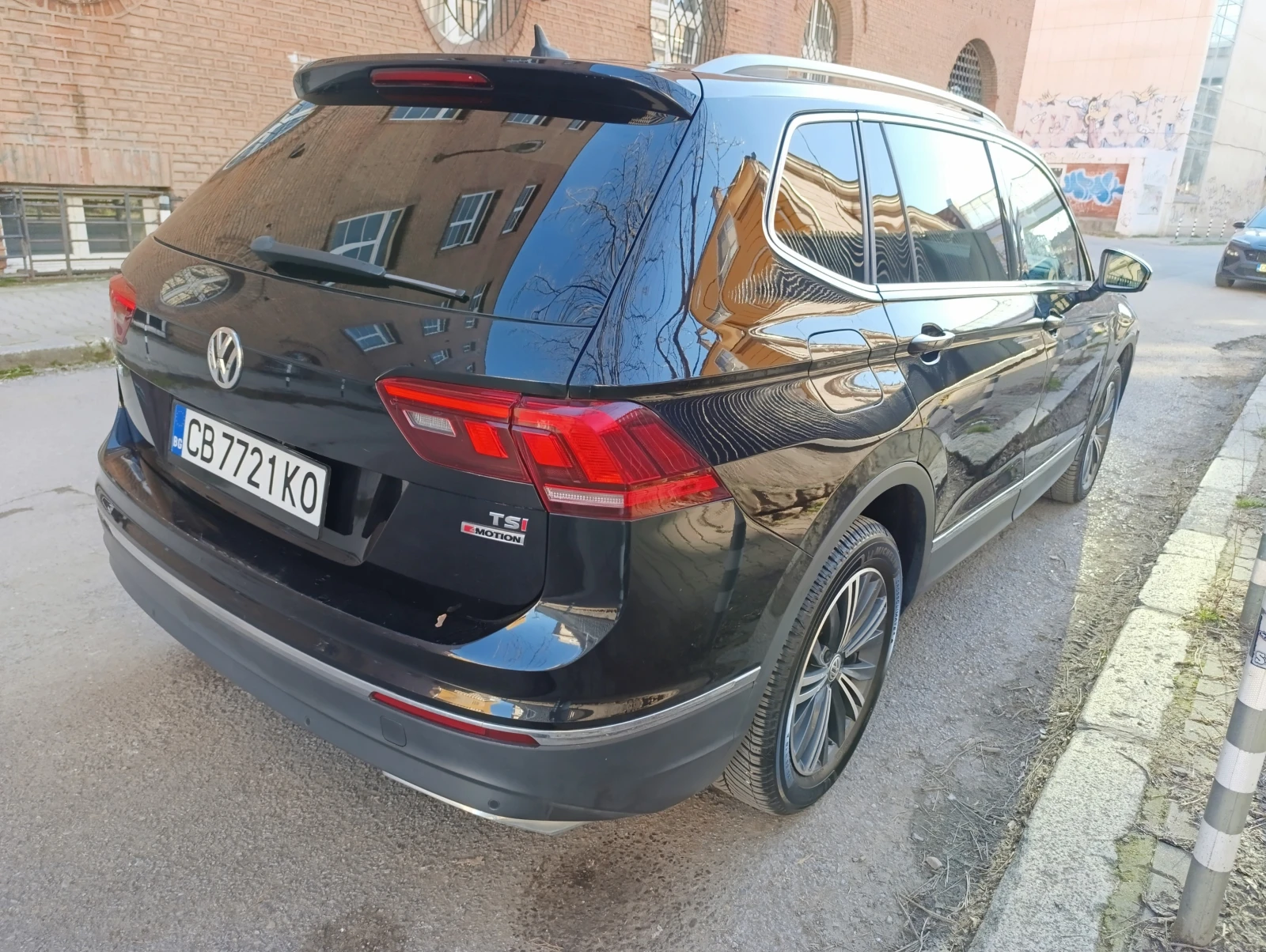 VW Tiguan TSI Highline, снимка 3 - Автомобили и джипове - 53892417