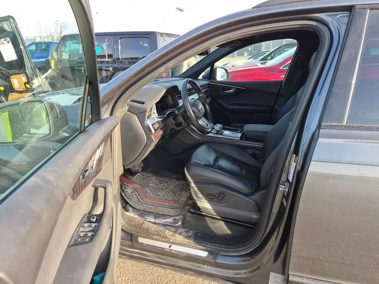 Audi Q7 * PROGRESSIV * ДИСТРОНИК * ОБДУХВАНЕ * ПАНО, снимка 5 - Автомобили и джипове - 54383987