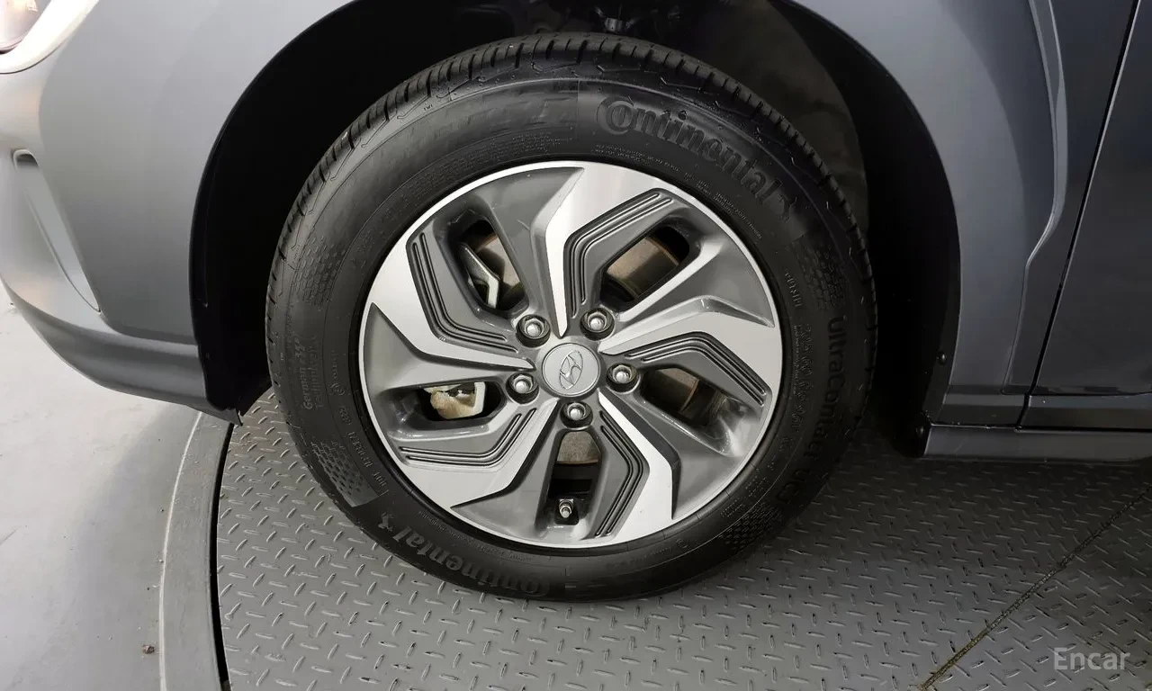 Hyundai Kona  Hybrid, снимка 5 - Автомобили и джипове - 54749230