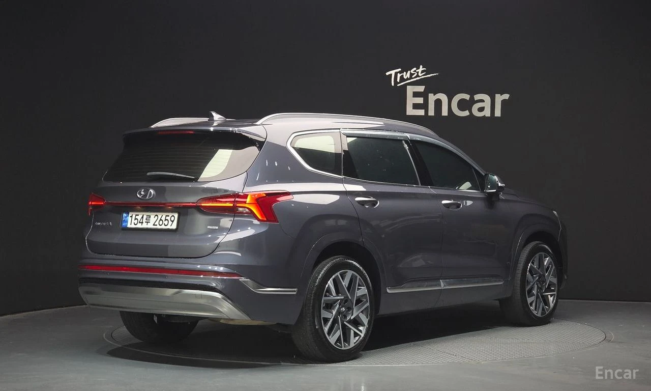Hyundai Santa fe 2.5T* CALLIGRAPHY* DISTRONIC* 360 CAM* ОБДУХВАНЕ, снимка 4 - Автомобили и джипове - 55027591