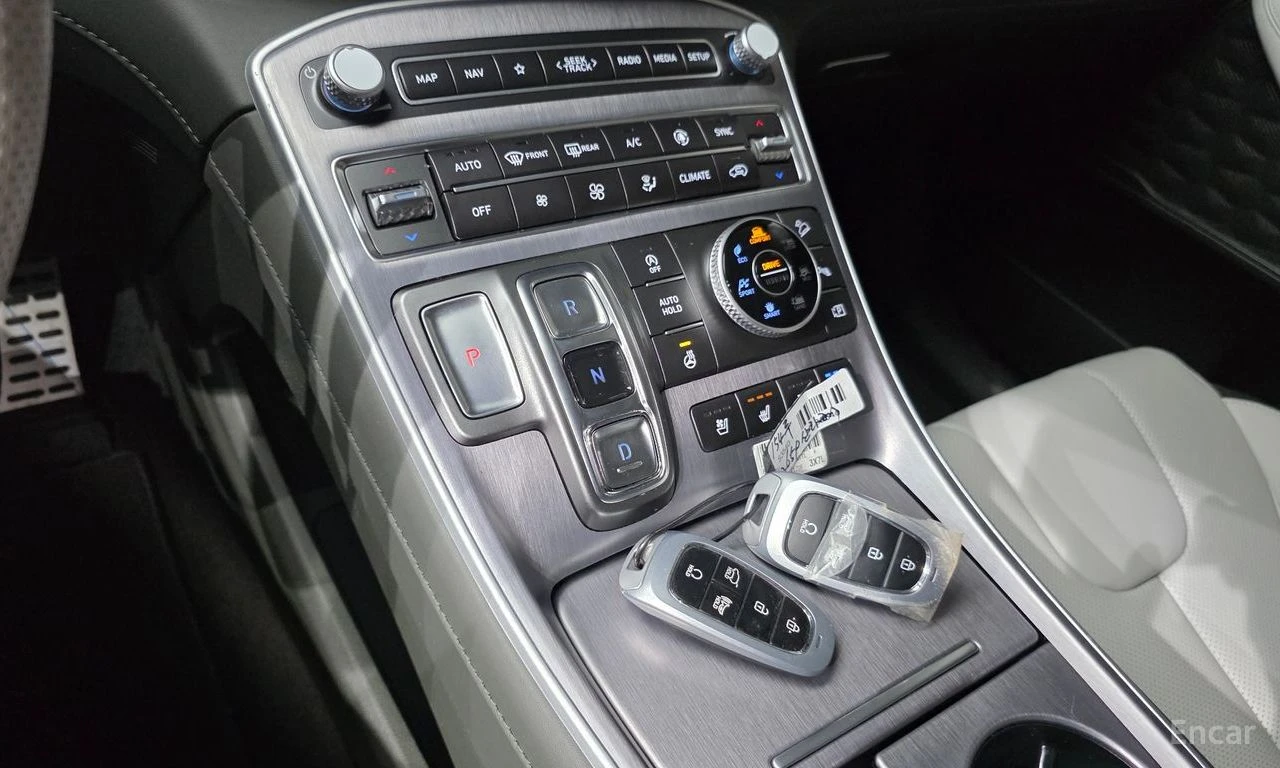 Hyundai Santa fe 2.5T* CALLIGRAPHY* DISTRONIC* 360 CAM* ОБДУХВАНЕ, снимка 14 - Автомобили и джипове - 55027591