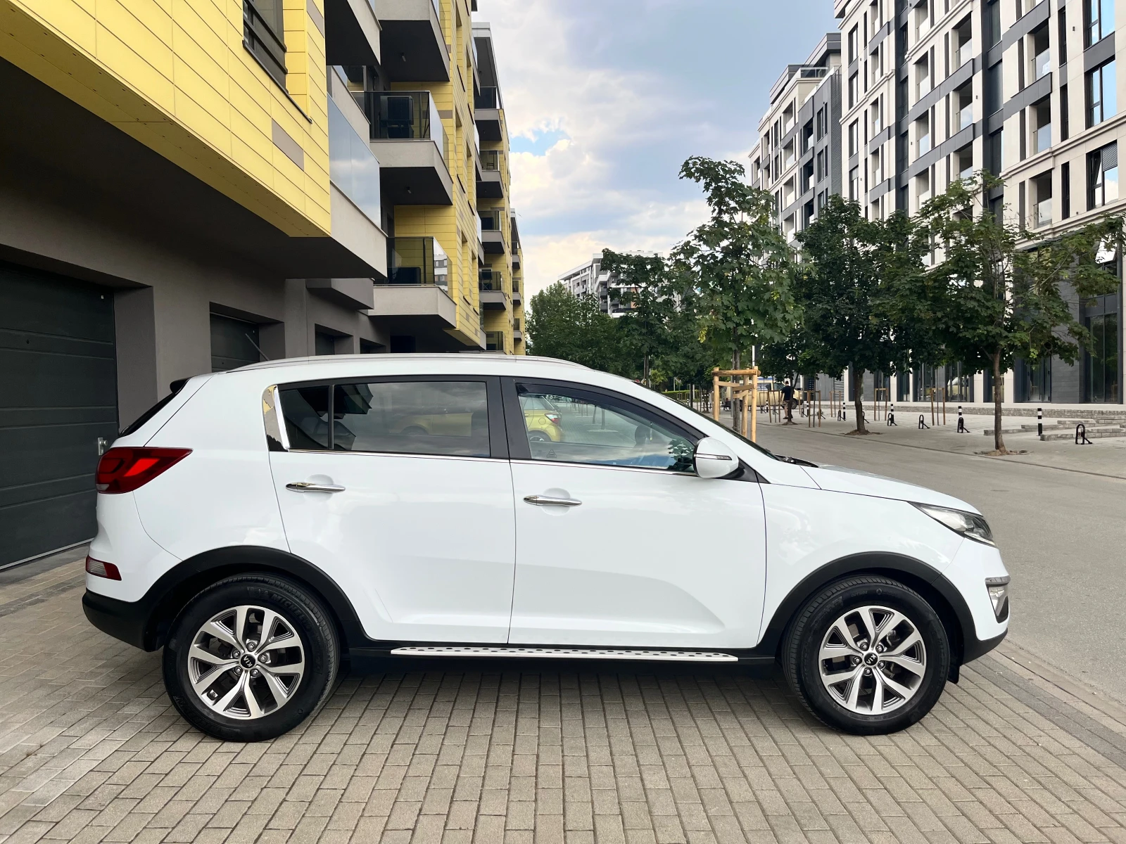 Kia Sportage 1.7CRDI Facelift= Топ Състояние!!!, снимка 4 - Автомобили и джипове - 55064811