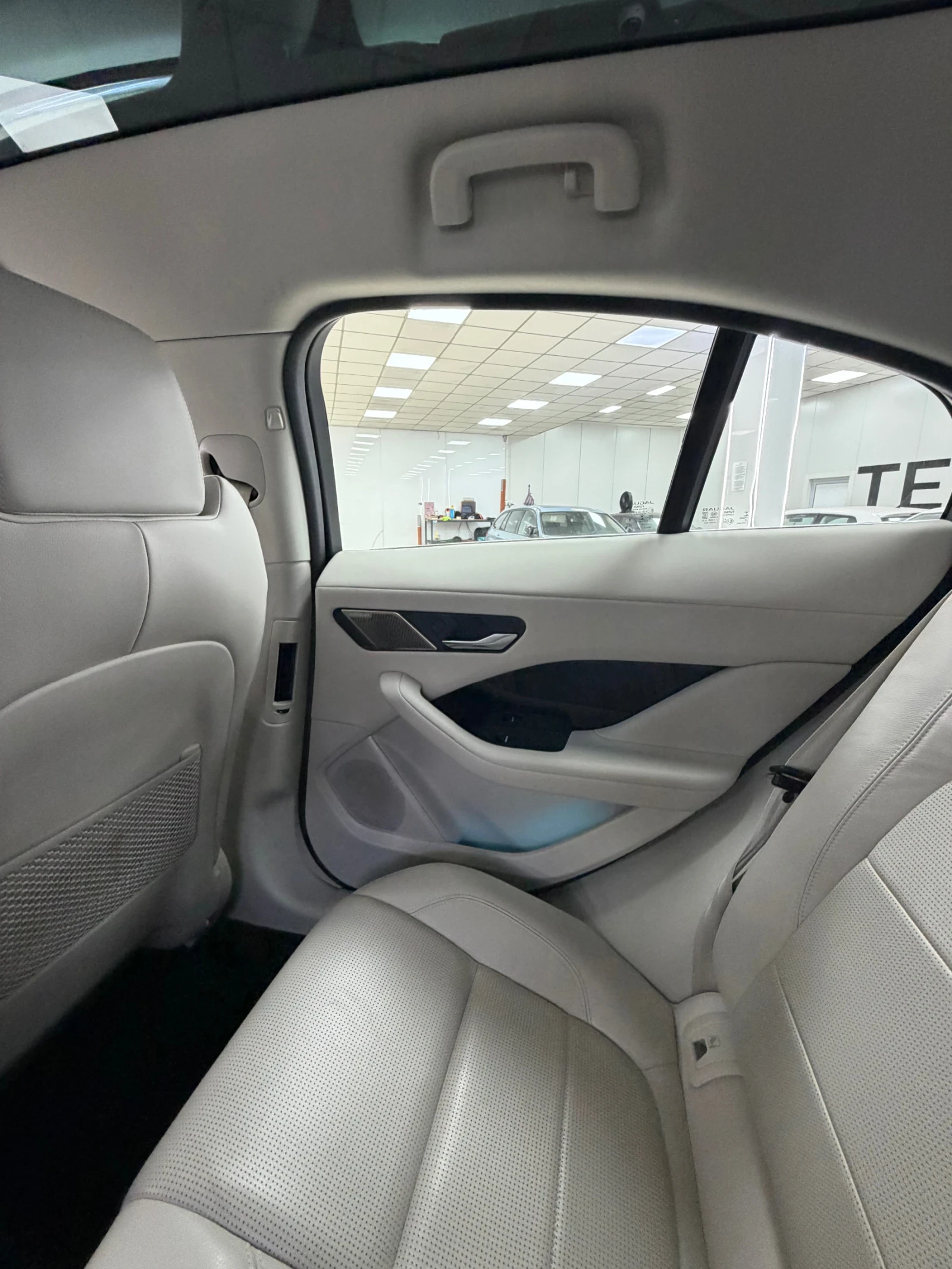 Jaguar I-Pace S AWD / 400 к.с. / 360  / Панорама / Meridian, снимка 15 - Автомобили и джипове - 55441167