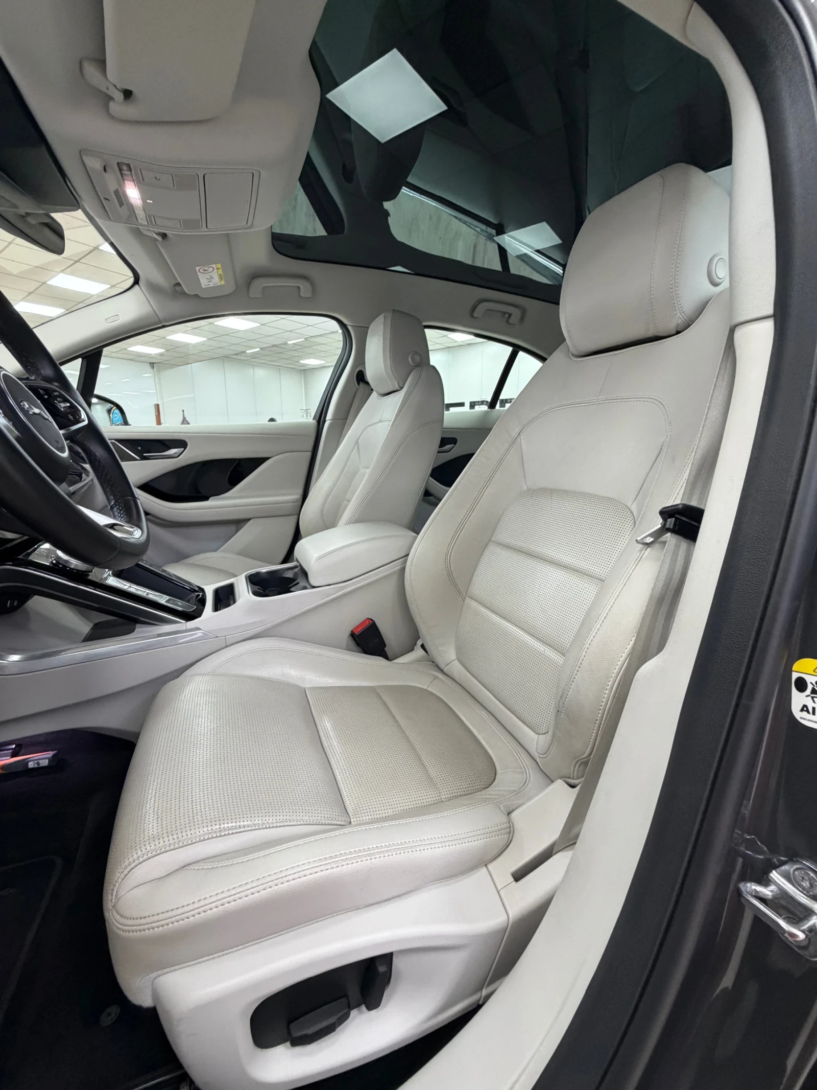 Jaguar I-Pace S AWD / 400 к.с. / 360  / Панорама / Meridian, снимка 9 - Автомобили и джипове - 55441167