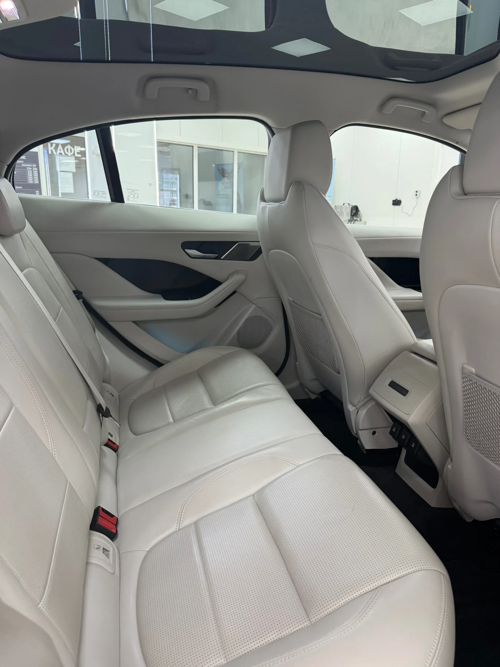 Jaguar I-Pace S AWD / 400 к.с. / 360  / Панорама / Meridian, снимка 11 - Автомобили и джипове - 55441167