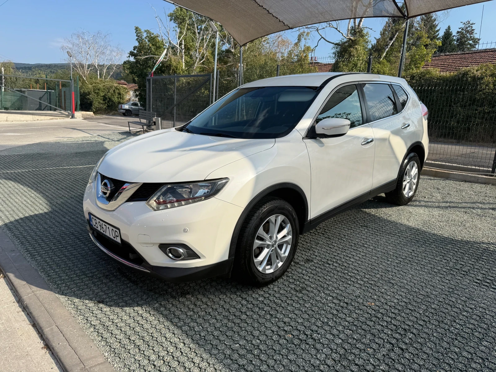 Nissan X-trail Обслужен/ Tekkna 1.6 DCI, снимка 4 - Автомобили и джипове - 55753414
