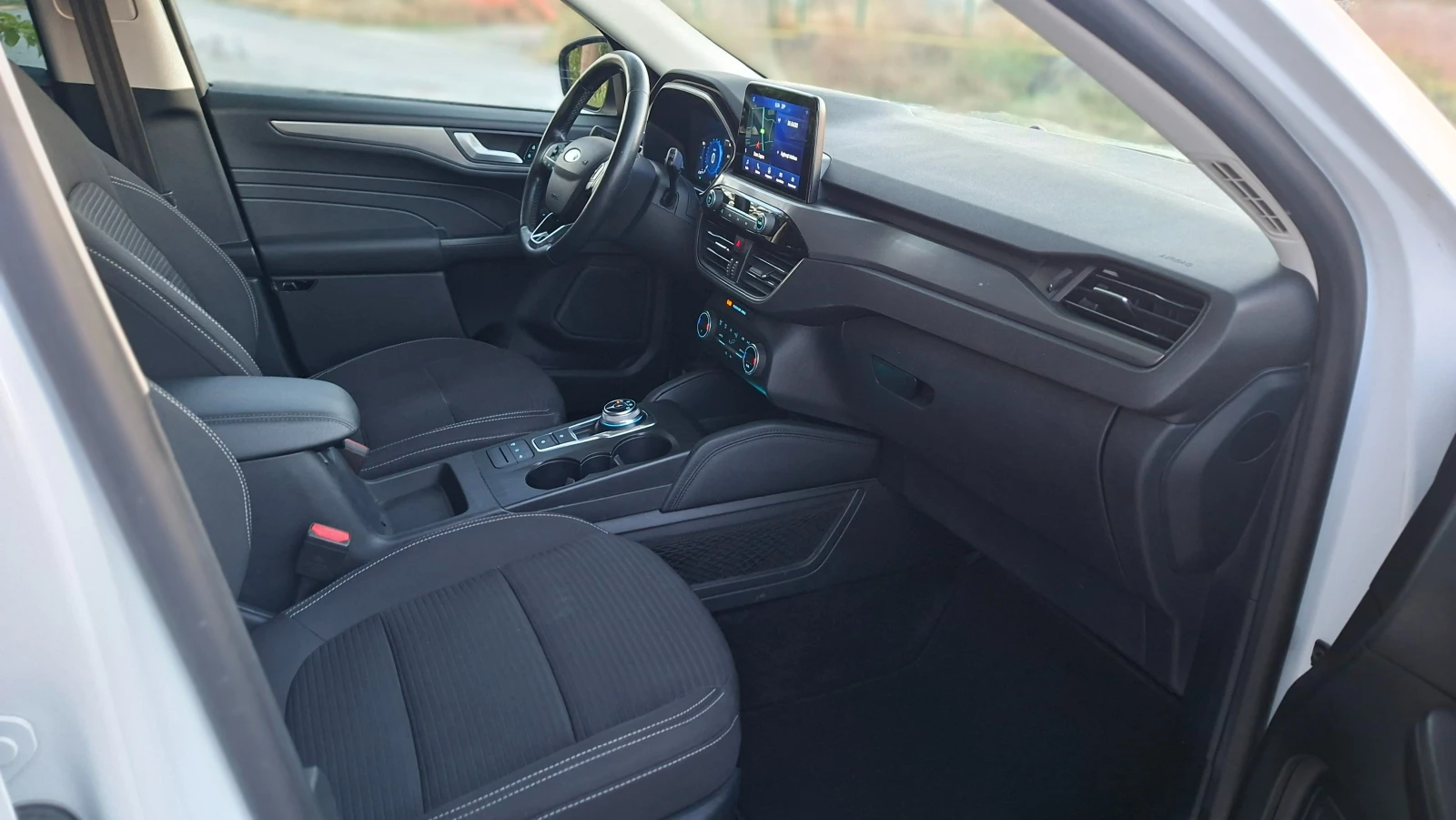 Ford Kuga 1.5TDCi Автоматик, 8 скорости, снимка 11 - Автомобили и джипове - 56061932