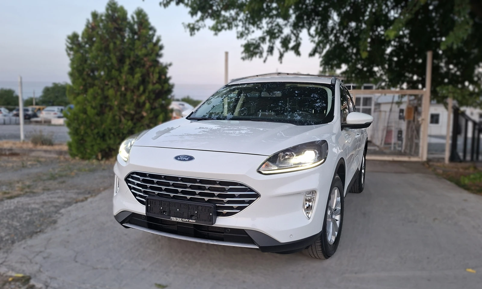 Ford Kuga 1.5TDCi Автоматик, 8 скорости, снимка 2 - Автомобили и джипове - 56061932