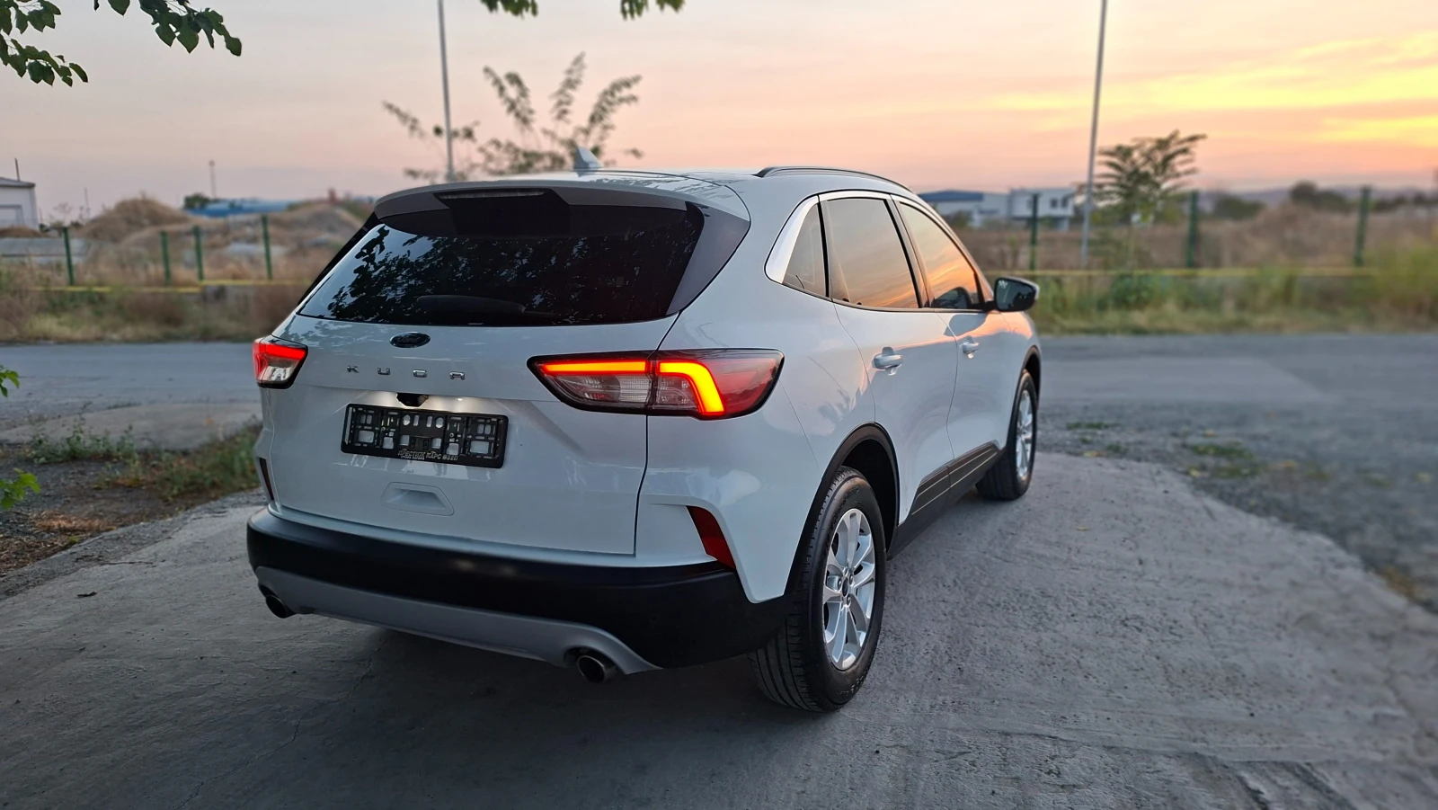 Ford Kuga 1.5TDCi Автоматик, 8 скорости, снимка 4 - Автомобили и джипове - 56061932
