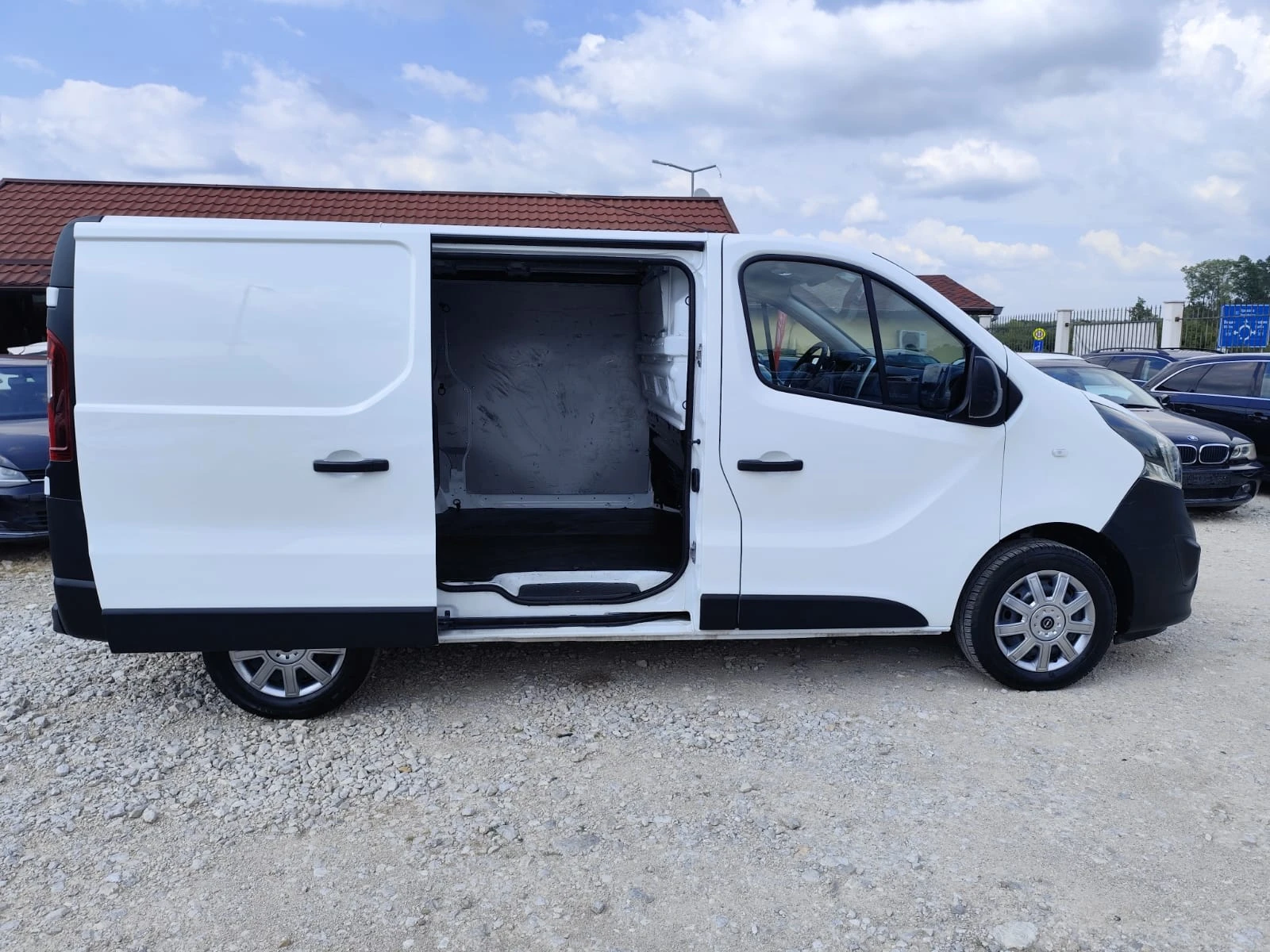 Opel Vivaro 1.6 дизел Италия, снимка 5 - Бусове и автобуси - 55161317