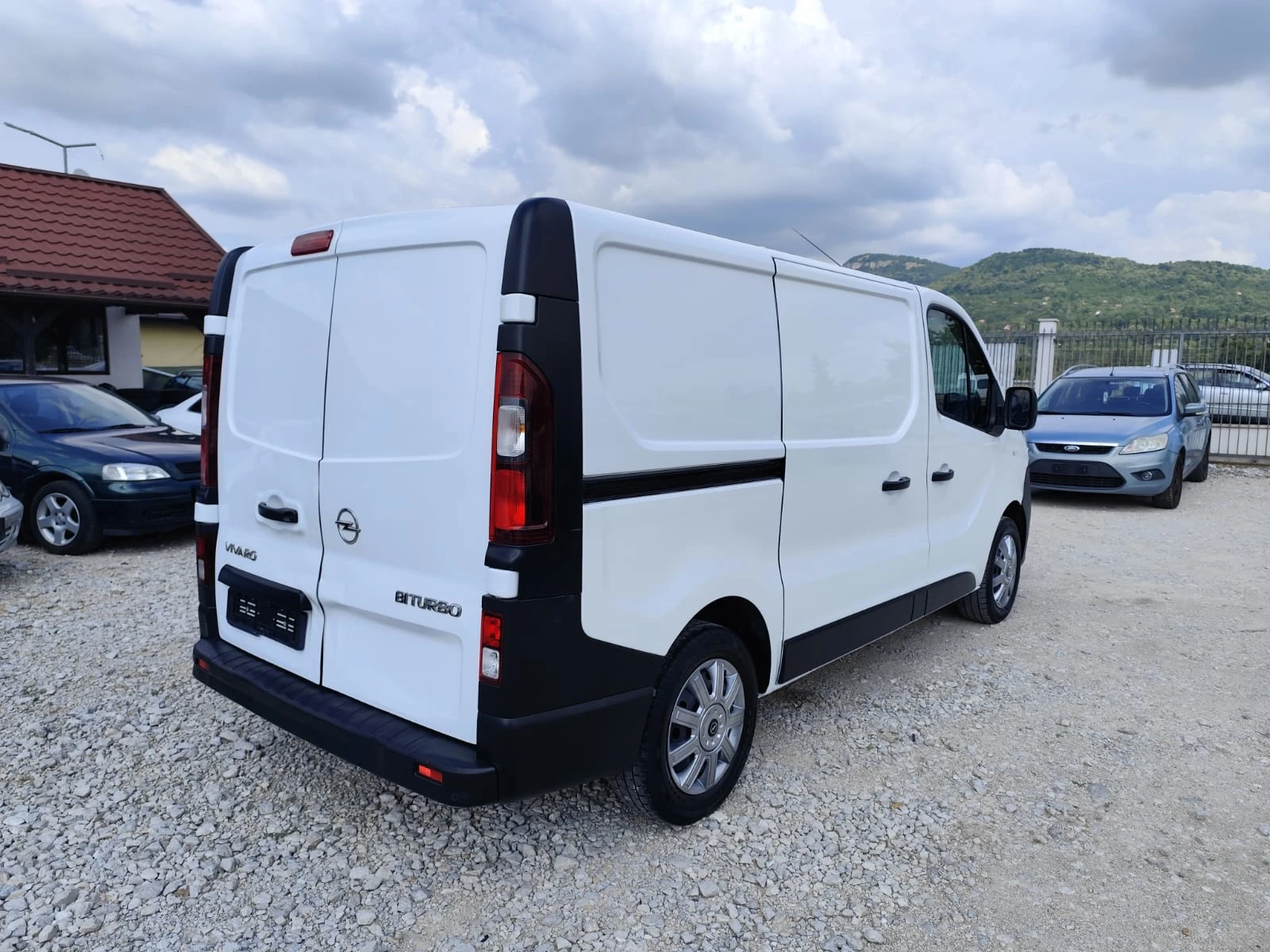 Opel Vivaro 1.6 дизел Италия, снимка 7 - Бусове и автобуси - 55161317