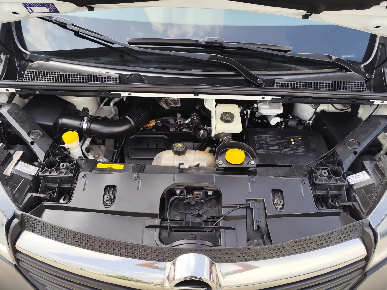 Opel Vivaro 1.6 дизел Италия, снимка 16 - Бусове и автобуси - 55161317