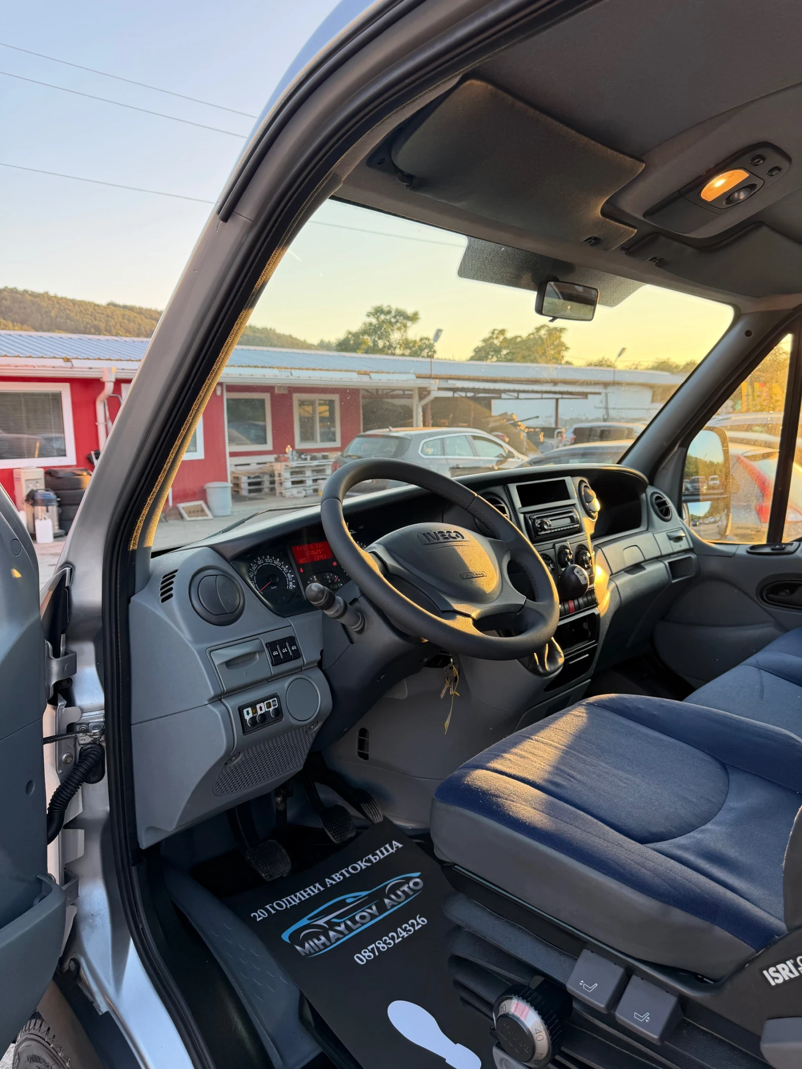 Iveco 35c18 3.0D ДВ.ГУМА/3-СТРАННА КАРОСЕРИЯ, снимка 9 - Бусове и автобуси - 55742339