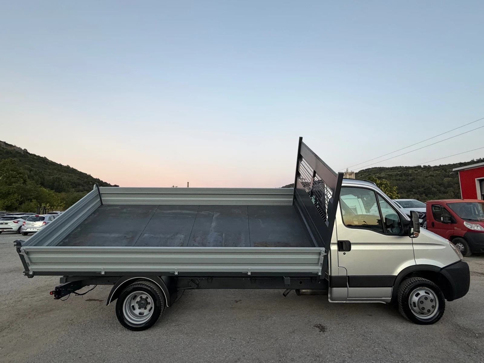 Iveco 35c18 3.0D ДВ.ГУМА/3-СТРАННА КАРОСЕРИЯ, снимка 2 - Бусове и автобуси - 55742339