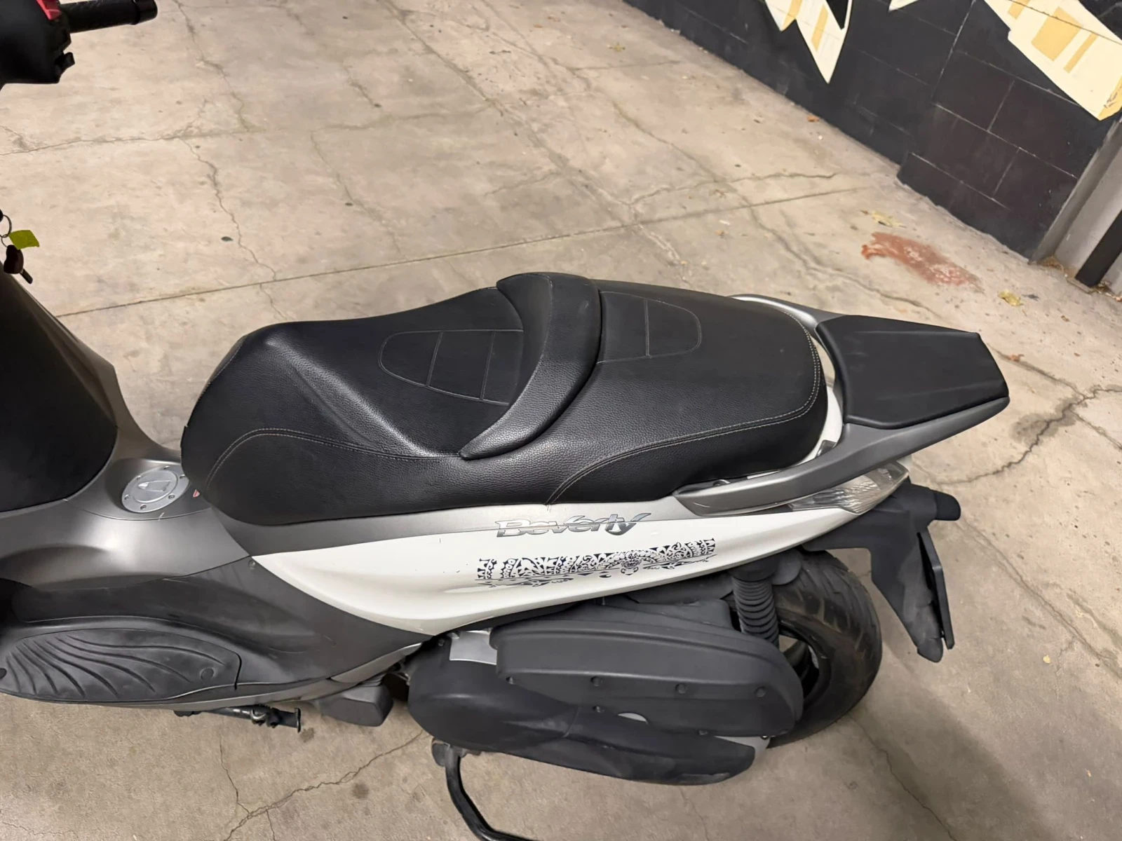 Piaggio Beverly 350i ABS SRS Топ скутер на топ цена, снимка 4 - Мотоциклети и мототехника - 56324366