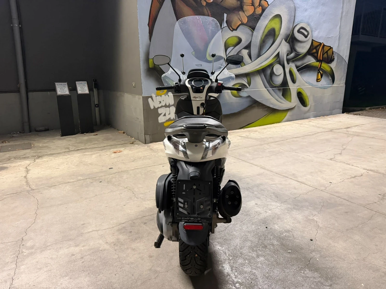 Piaggio Beverly 350i ABS SRS Топ скутер на топ цена, снимка 8 - Мотоциклети и мототехника - 56324366