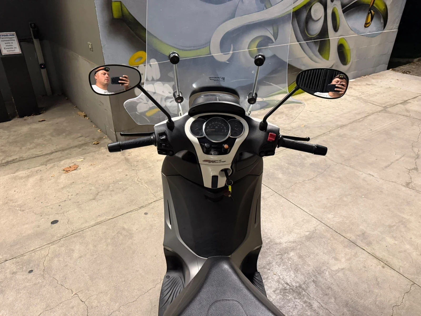 Piaggio Beverly 350i ABS SRS Топ скутер на топ цена, снимка 5 - Мотоциклети и мототехника - 56324366