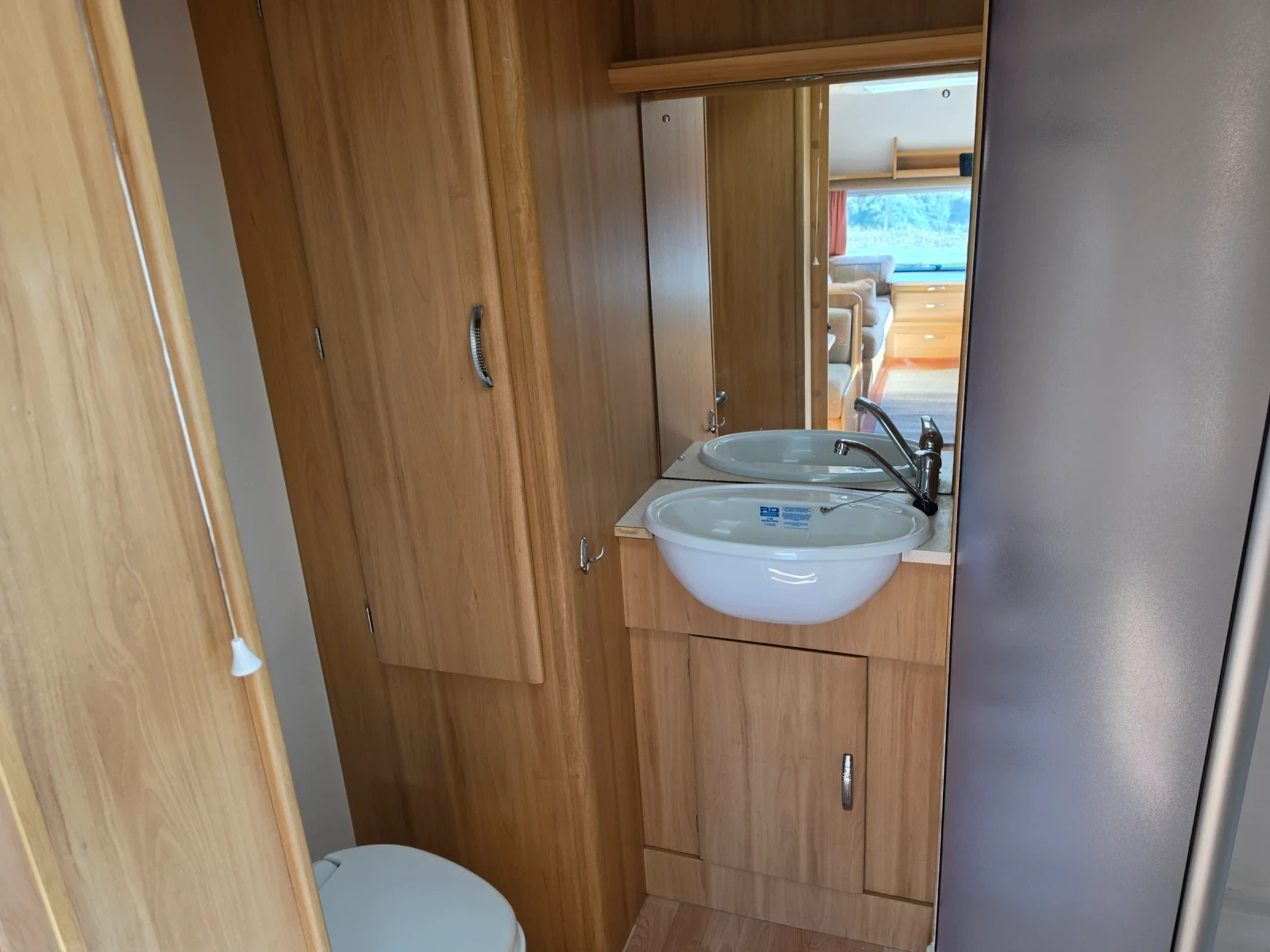 Каравана Avondale Mayfair 545-4, снимка 12 - Каравани и кемпери - 53858166