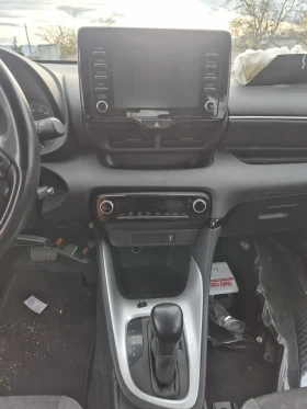 Toyota Yaris 1.5 HYBRID, снимка 16