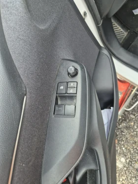 Toyota Yaris 1.5 HYBRID, снимка 9