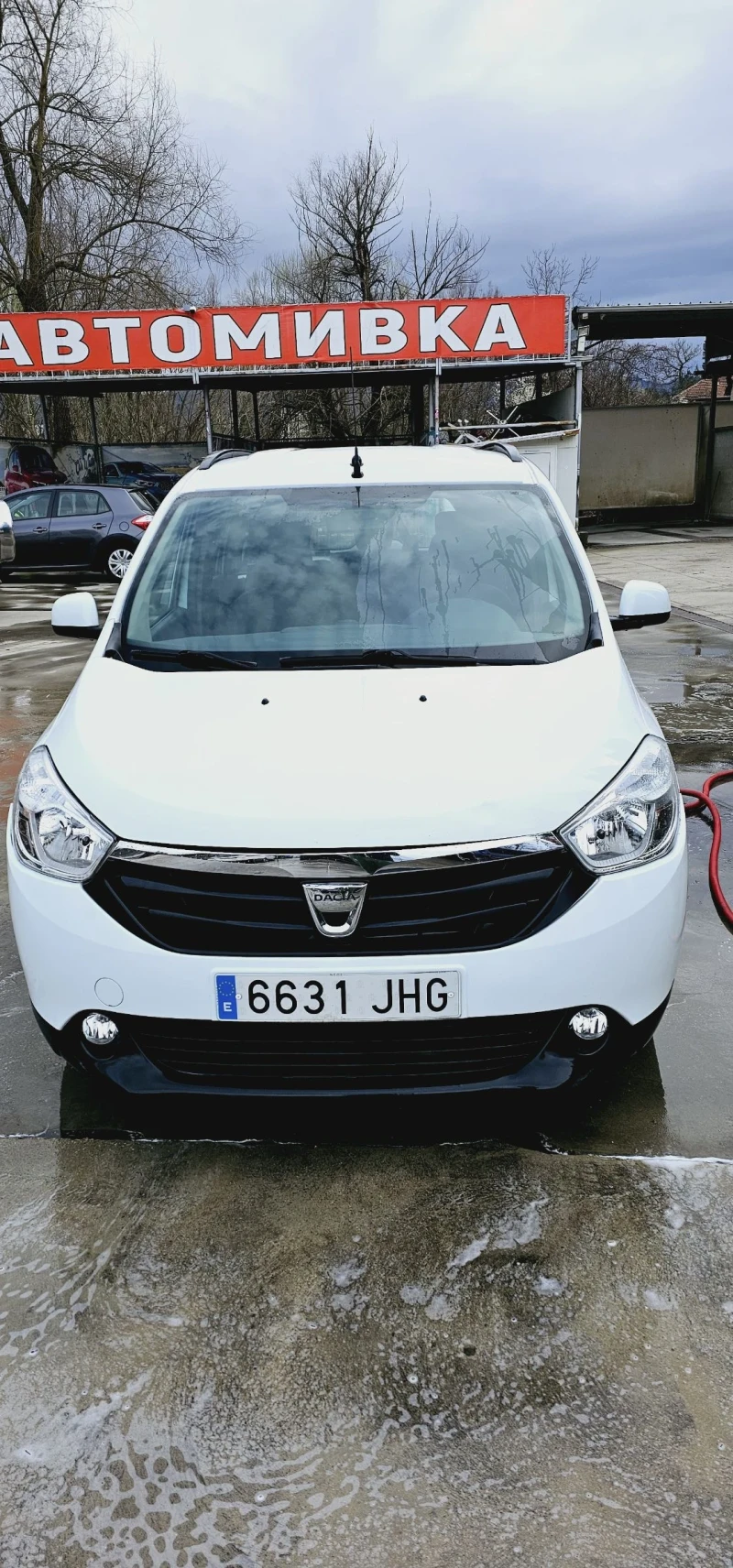 Dacia Lodgy 1.6i- 85кс ЗАВОДСКА ГАЗ-ИДЕАЛНА ЗА ТАКСИ, снимка 2 - Автомобили и джипове - 44871674