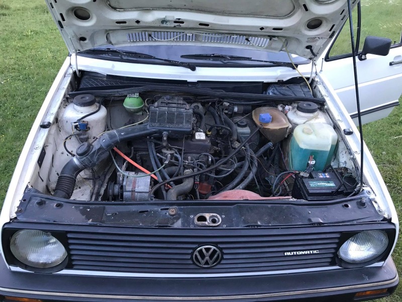VW Golf 1.6 автоматик, снимка 11 - Автомобили и джипове - 46444754
