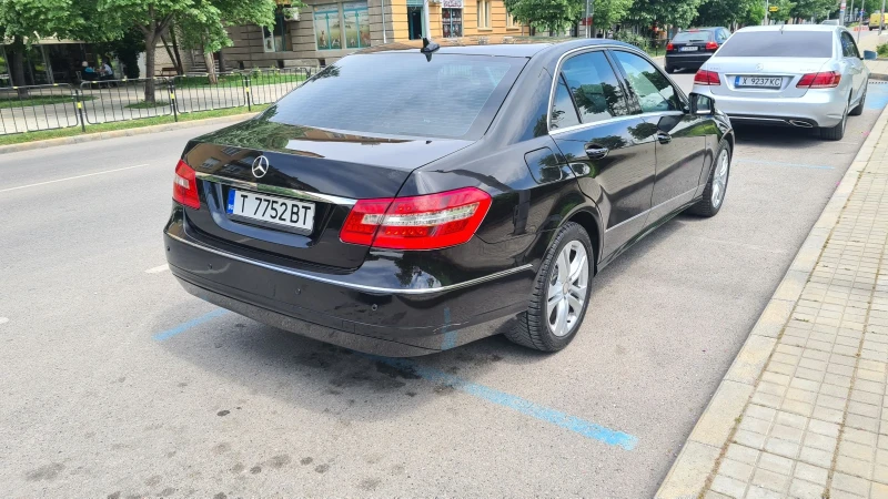 Mercedes-Benz E 220 Avangarde, снимка 3 - Автомобили и джипове - 47370831