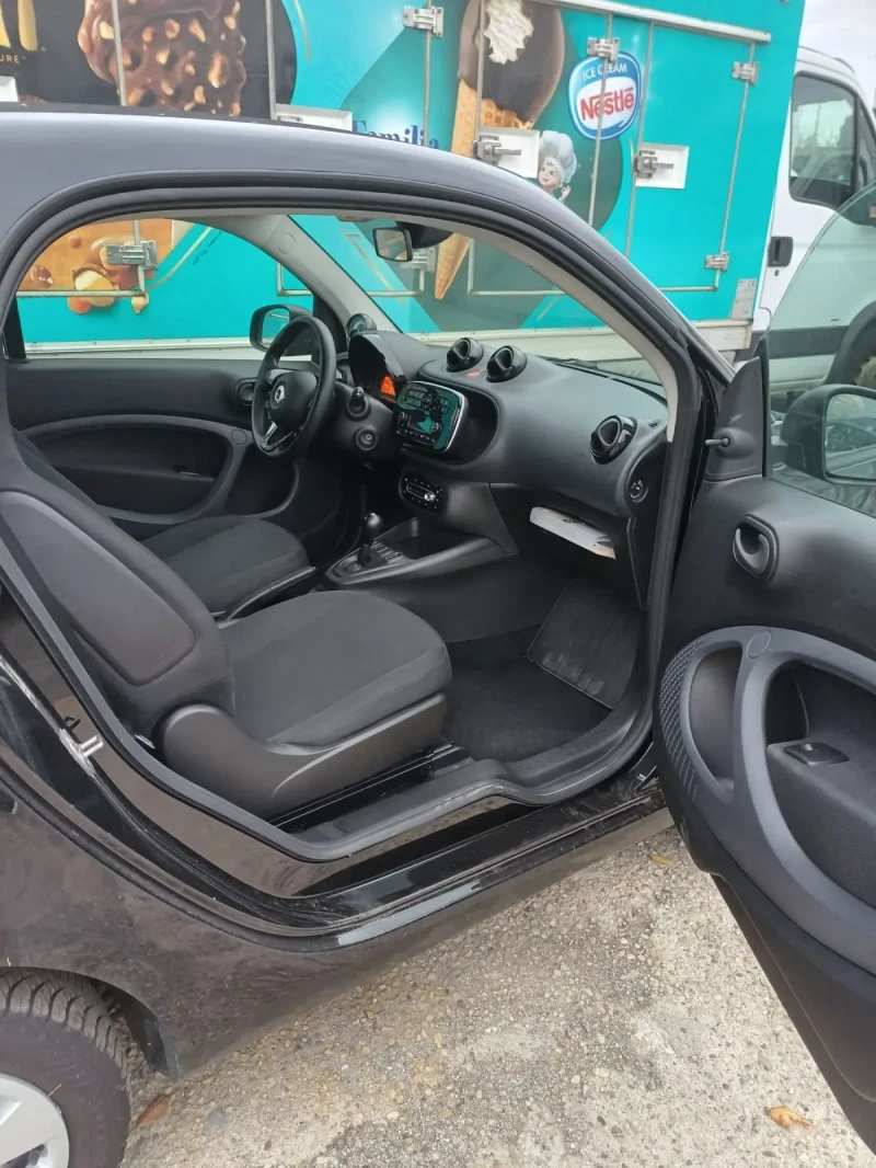 Smart Fortwo EQ Електрически, снимка 6 - Автомобили и джипове - 48051342