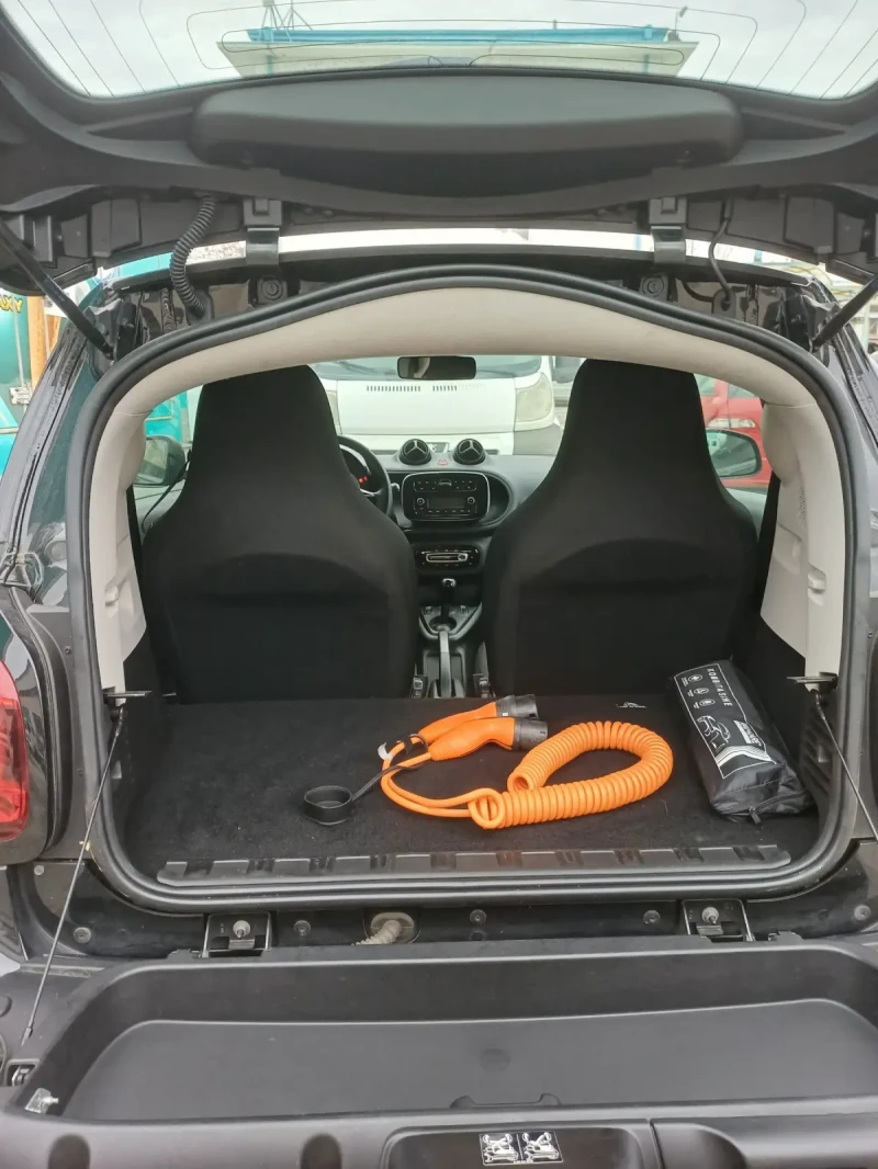 Smart Fortwo EQ Електрически, снимка 11 - Автомобили и джипове - 48051342