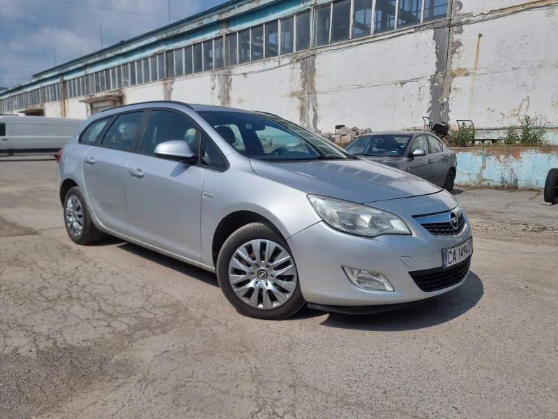 Opel Astra 1.7CDTI НАВИГАЦИЯ, снимка 2 - Автомобили и джипове - 52334085