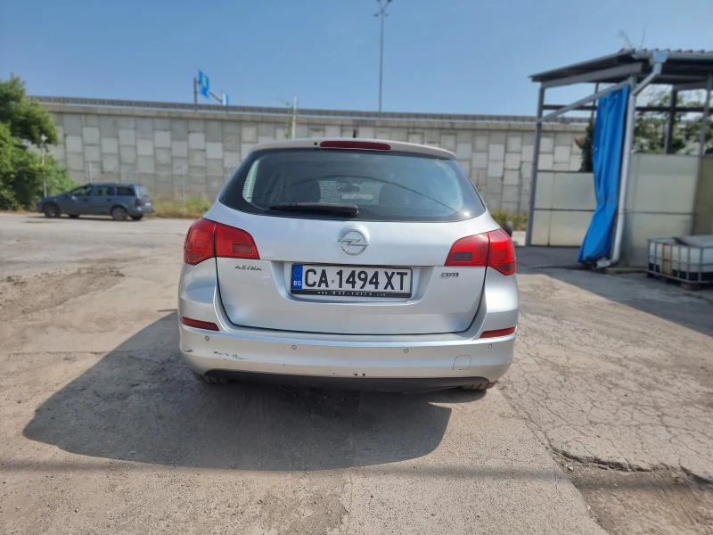 Opel Astra 1.7CDTI НАВИГАЦИЯ, снимка 4 - Автомобили и джипове - 52334085