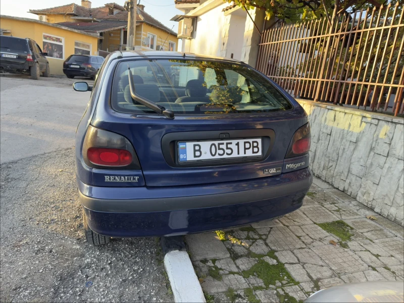 Renault Megane 1.6 , снимка 4 - Автомобили и джипове - 52293995